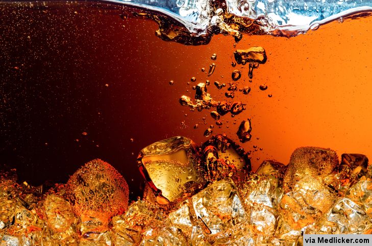 Du soda avec de la glace