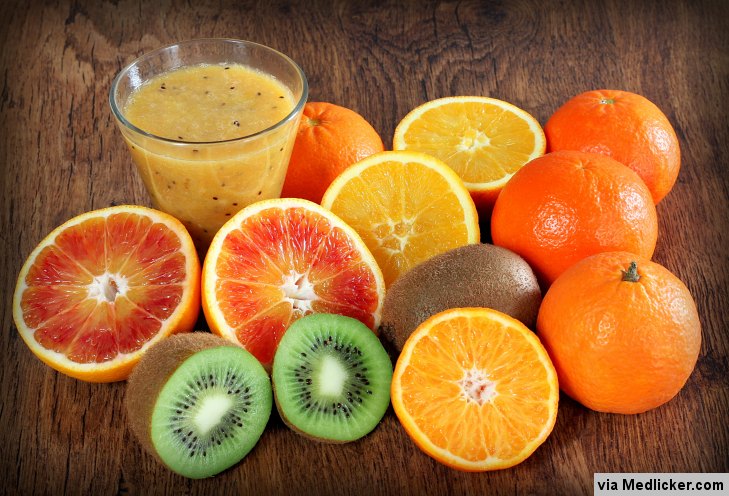 Kiwis, oranges, pamplemouses - sources de la vitamine C