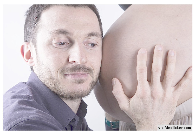 Šest překvapivých příznaků těhotenství – u tatínků!
