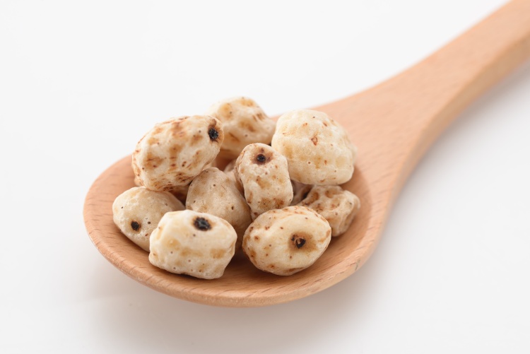 Tiger nuts on spoon