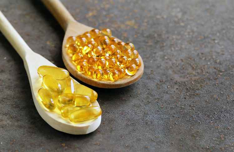 Les suppléments d'huile de poisson contiennent de la vitamine D, qui aide à lutter contre l'acné