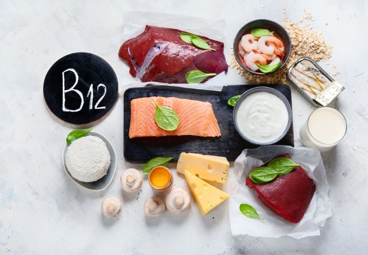 Jednou z nejčastějších příčin zvýšené hladiny homocysteinu v krvi je nedostatek vitamínů skupiny B, zejména B12