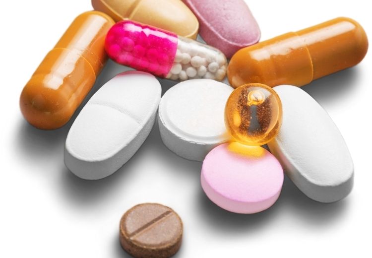 Ezofagitida je také relativně častým nežádoucím účinkem některých léků, jako jsou například tetracyklinová antibiotika